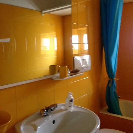 Casalice Nel Cuore Di 別荘 リーパリ